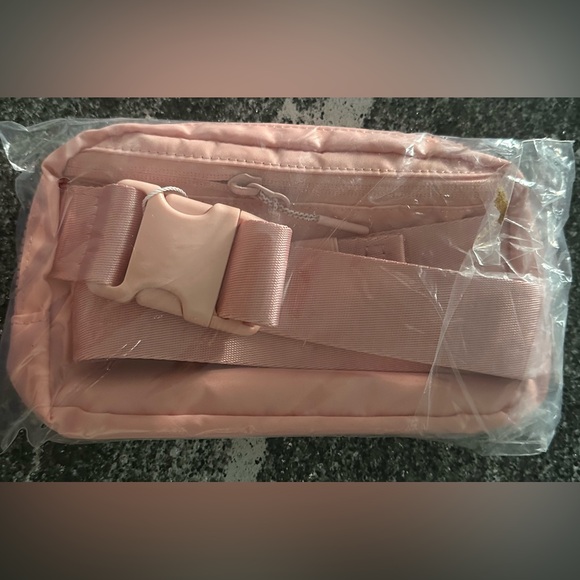 LuLuLemon Athleta Belt Bag 1L Deco Pink - Picture 4 of 13